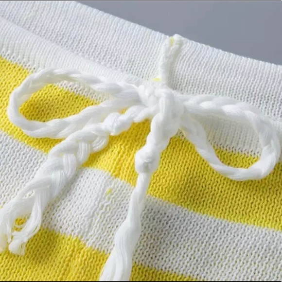 TOP AND SHORTS - Picture 6 of 7